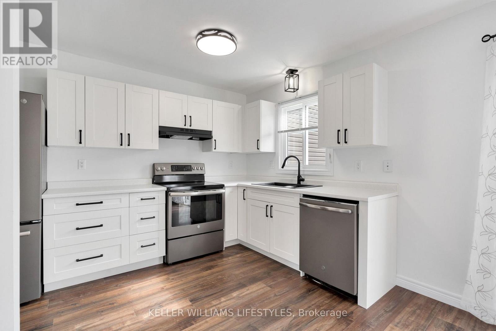 41 - 301 Carlow Road, Central Elgin, Ontario  N5L 1B8 - Photo 4 - X12464489