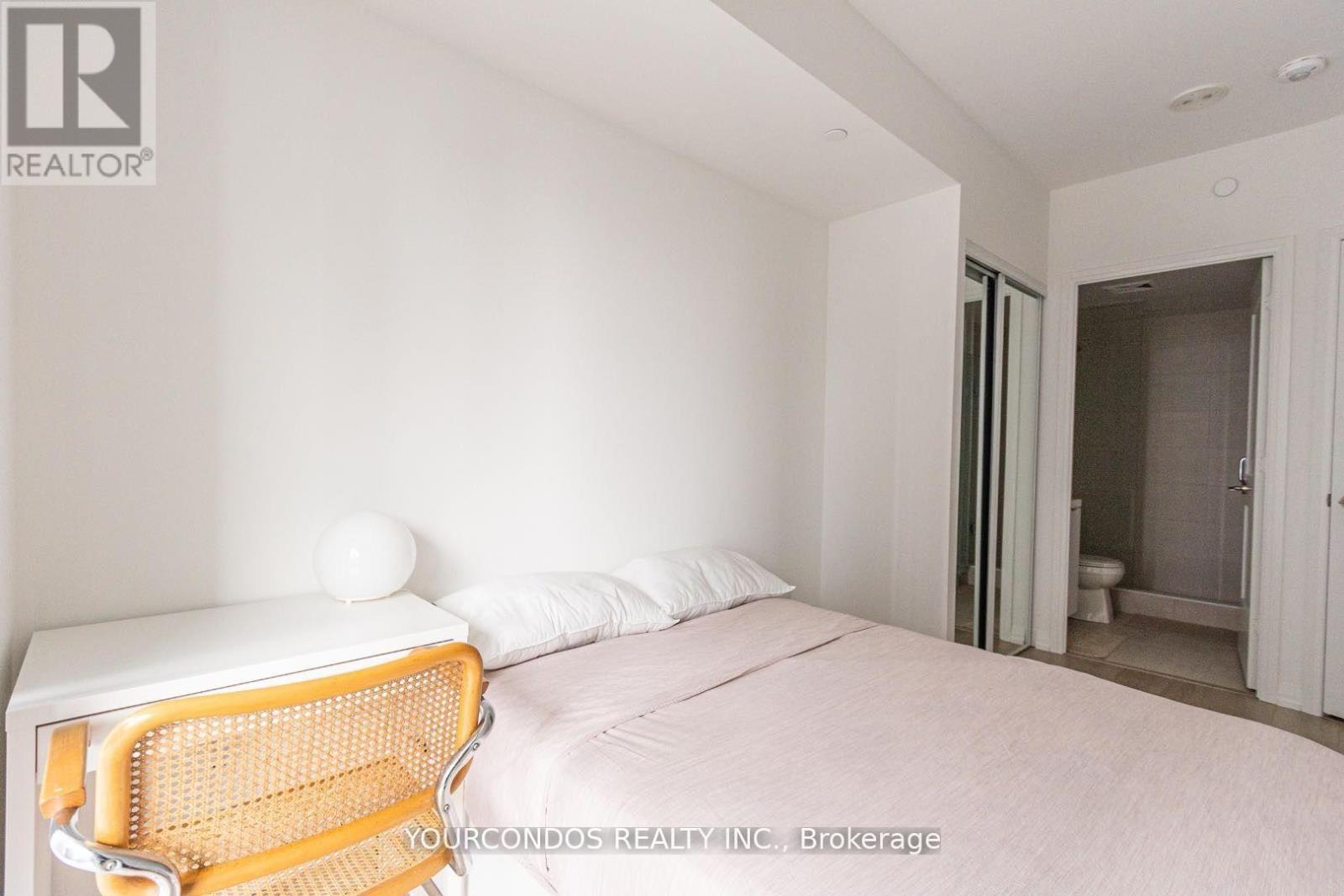 2911 - 8 Widmer Street, Toronto, Ontario  M5V 0W6 - Photo 7 - C12464476