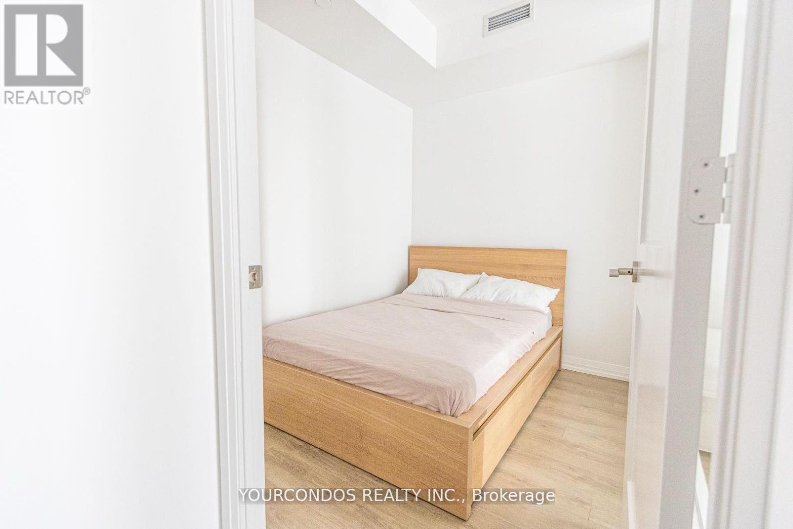 2911 - 8 Widmer Street, Toronto, Ontario  M5V 0W6 - Photo 9 - C12464476