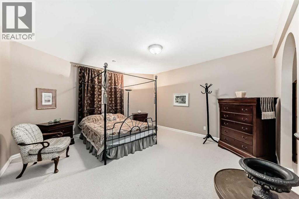7001 Strathridge Gate Sw, Calgary, Alberta  T3H 4R9 - Photo 33 - A2263140