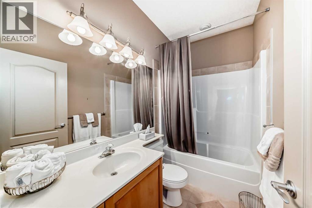 7001 Strathridge Gate Sw, Calgary, Alberta  T3H 4R9 - Photo 24 - A2263140