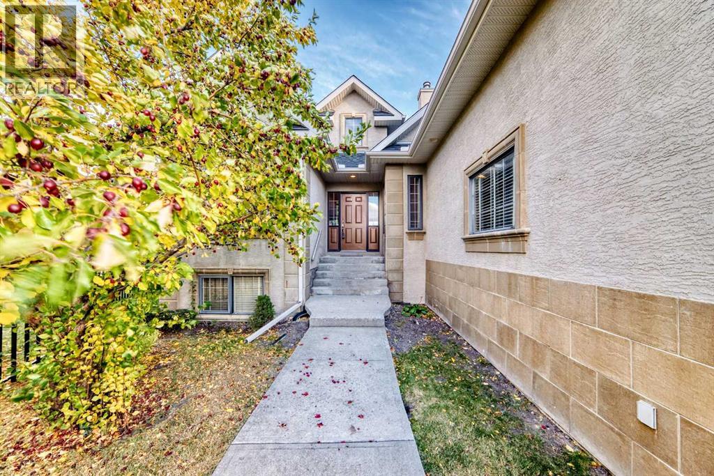 7001 Strathridge Gate Sw, Calgary, Alberta  T3H 4R9 - Photo 4 - A2263140