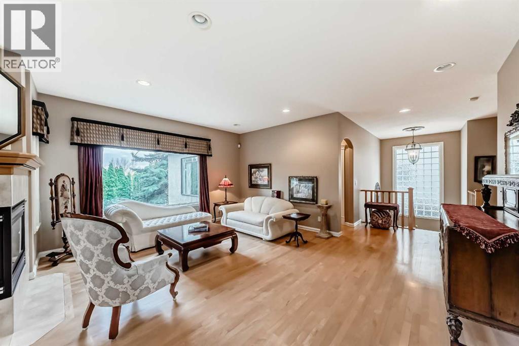 7001 Strathridge Gate Sw, Calgary, Alberta  T3H 4R9 - Photo 15 - A2263140