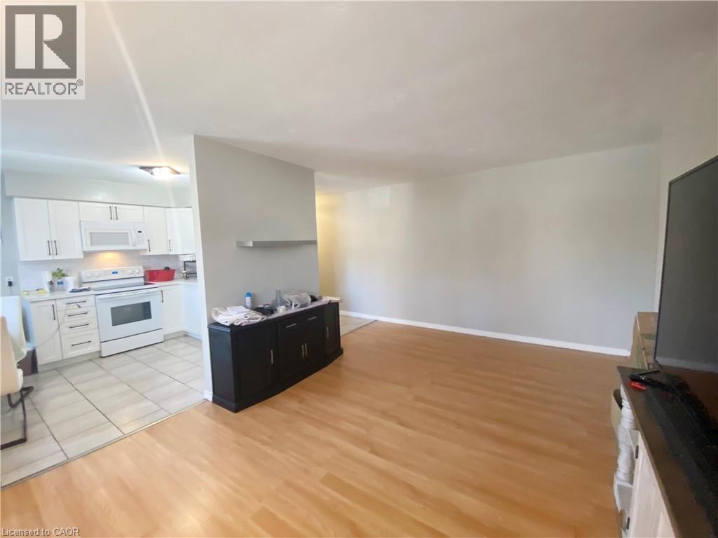 163 Chandler Drive Unit# 11, Kitchener, Ontario  N2E 1H1 - Photo 4 - 40779446