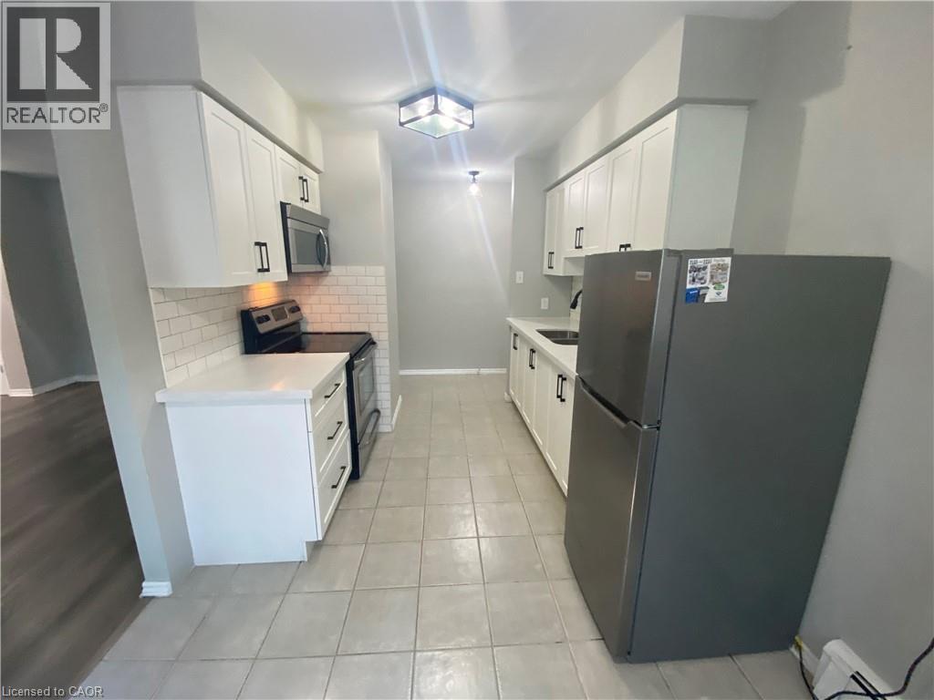 163 Chandler Drive Unit# 15, Kitchener, Ontario  N2E 1H1 - Photo 3 - 40779316