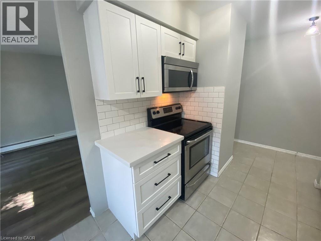 163 Chandler Drive Unit# 15, Kitchener, Ontario  N2E 1H1 - Photo 4 - 40779316