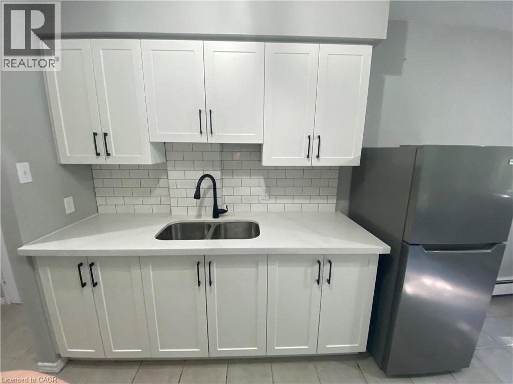 163 Chandler Drive Unit# 15, Kitchener, Ontario  N2E 1H1 - Photo 5 - 40779316