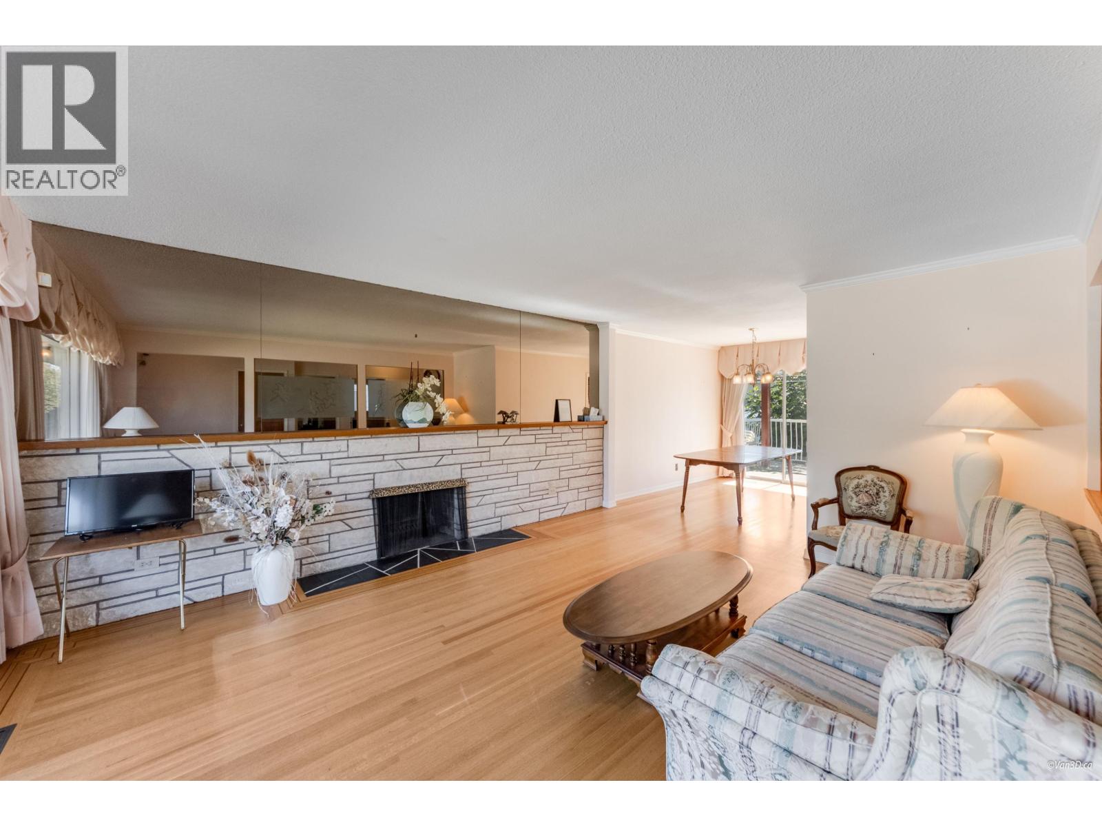 2716 E 49th Avenue, Vancouver, British Columbia  V5S 1K1 - Photo 5 - R3058201