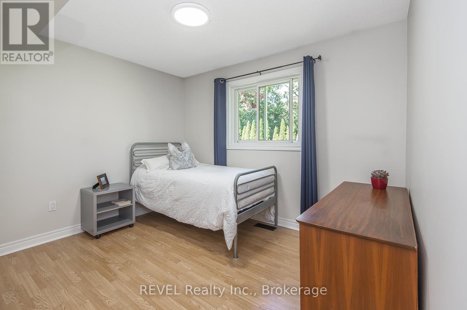 307 Beckett Crescent, Pelham, Ontario  L3E 0N5 - Photo 17 - X12451200