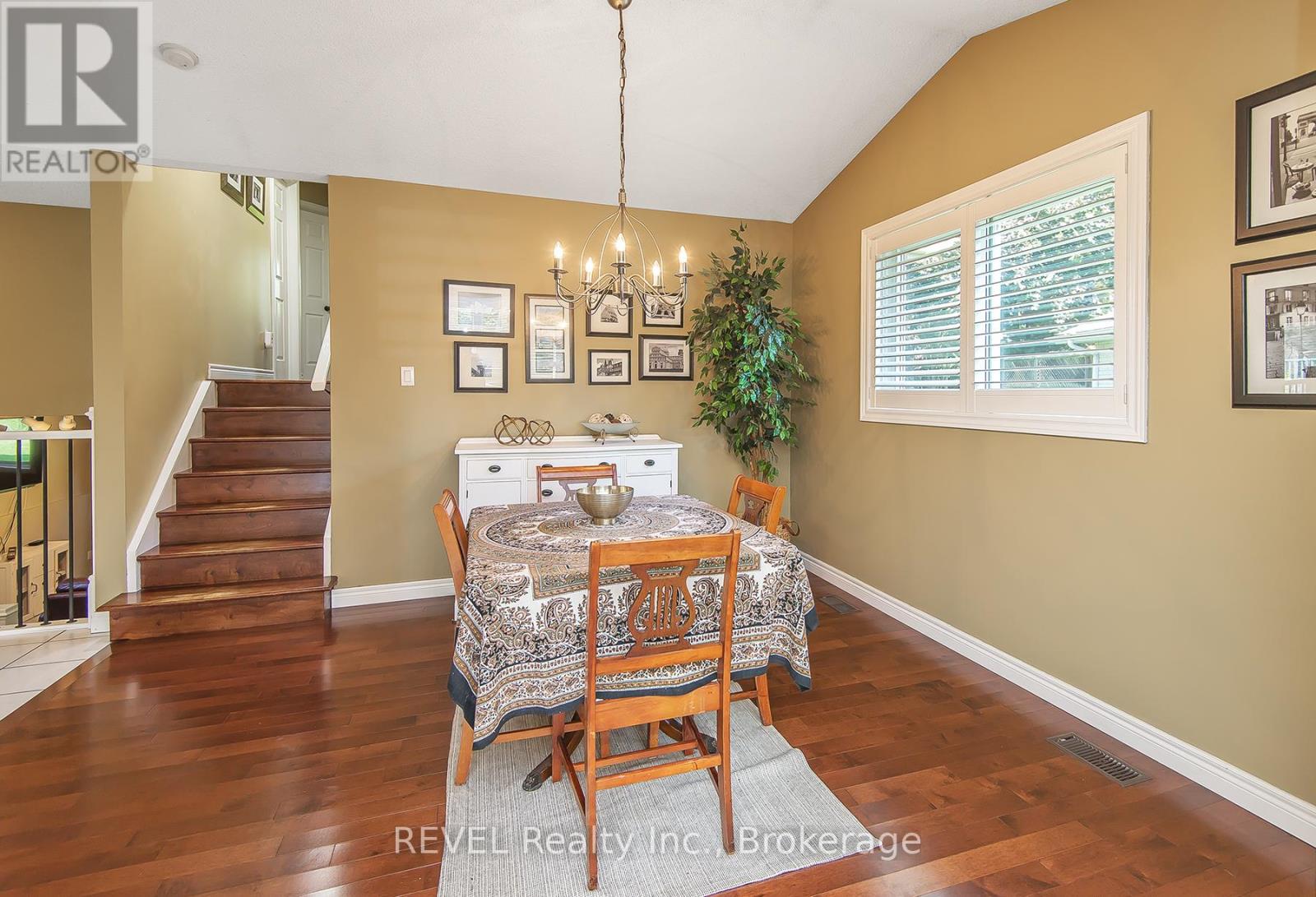 307 Beckett Crescent, Pelham, Ontario  L3E 0N5 - Photo 12 - X12451200