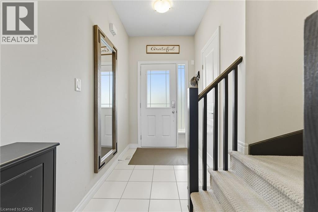 8 Elmbank Trail, Kitchener, Ontario  N2R 0B3 - Photo 3 - 40779511