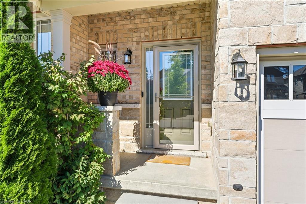 8 Elmbank Trail, Kitchener, Ontario  N2R 0B3 - Photo 2 - 40779511