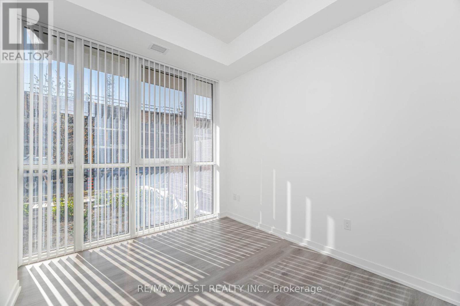 106 - 28 Interchange Way, Vaughan, Ontario  L4K 0P8 - Photo 12 - N12464453