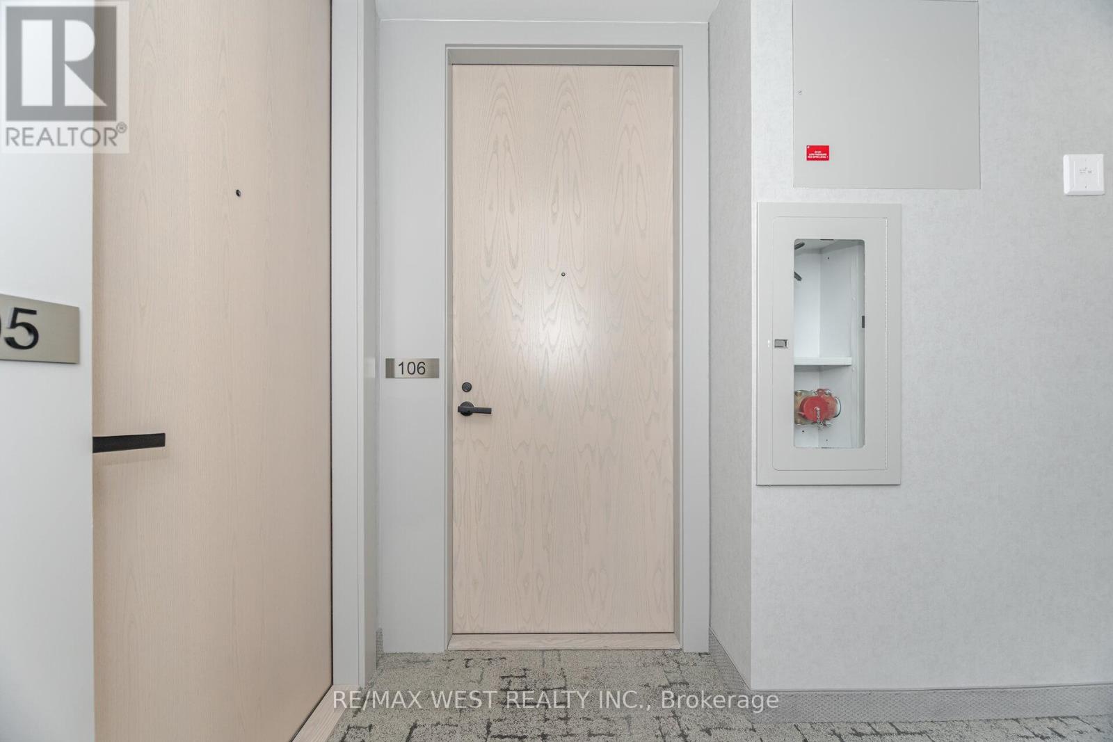 106 - 28 Interchange Way, Vaughan, Ontario  L4K 0P8 - Photo 3 - N12464453