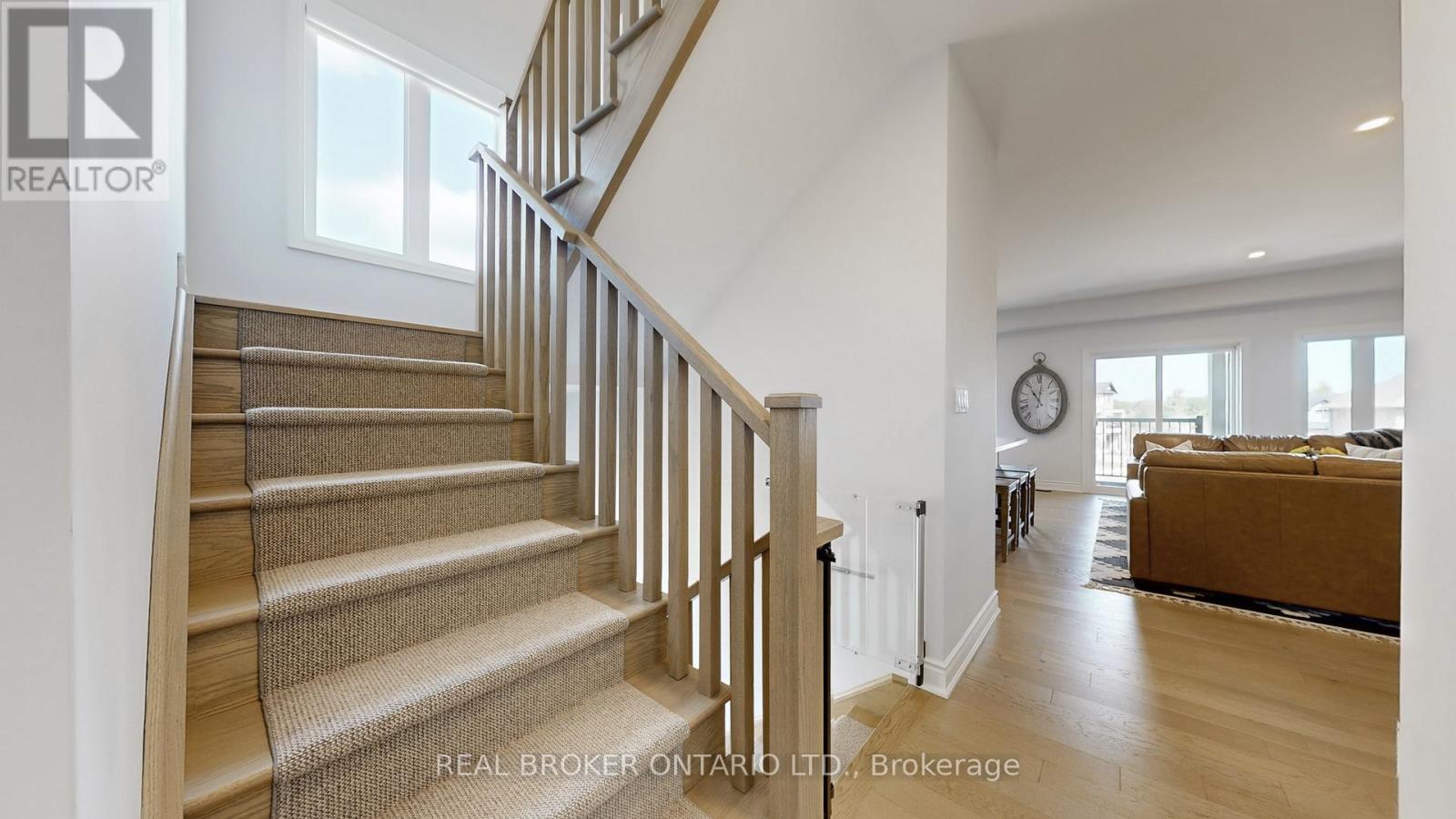 2 Alan Williams Trail, Uxbridge, Ontario  L9P 0R5 - Photo 11 - N12464495