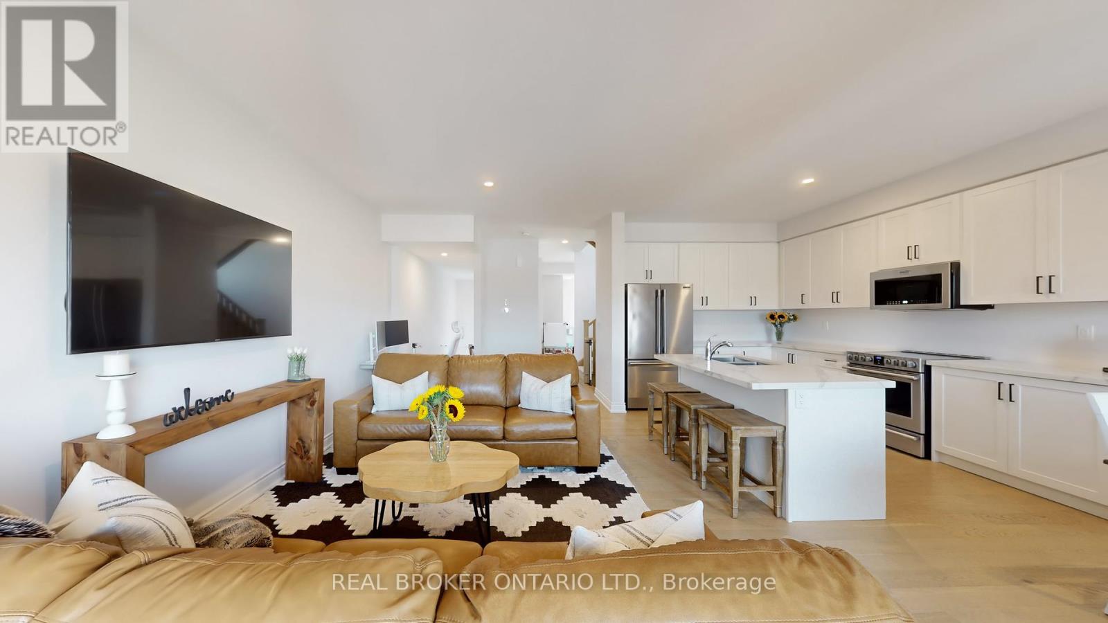 2 Alan Williams Trail, Uxbridge, Ontario  L9P 0R5 - Photo 6 - N12464495