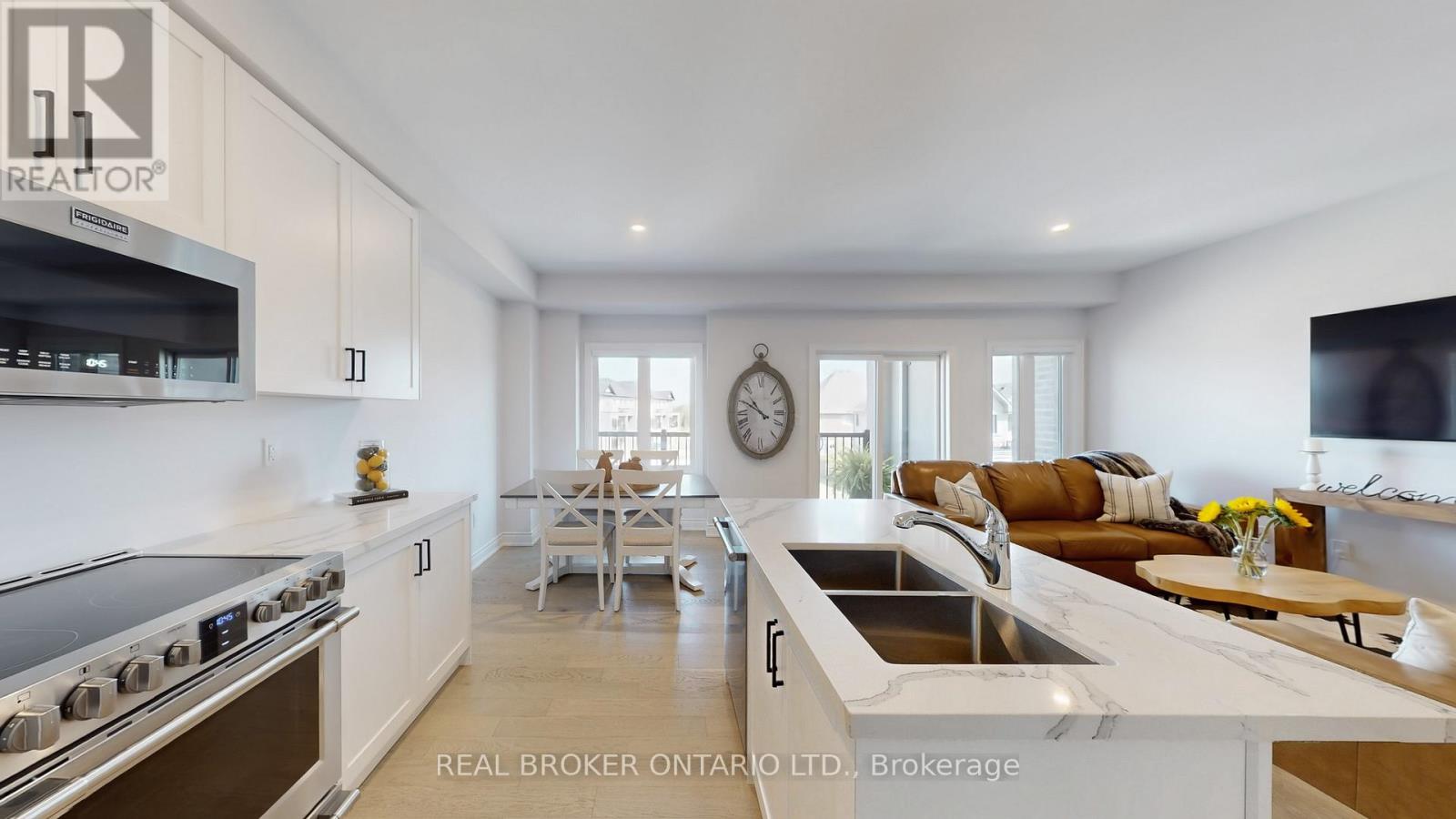 2 Alan Williams Trail, Uxbridge, Ontario  L9P 0R5 - Photo 7 - N12464495