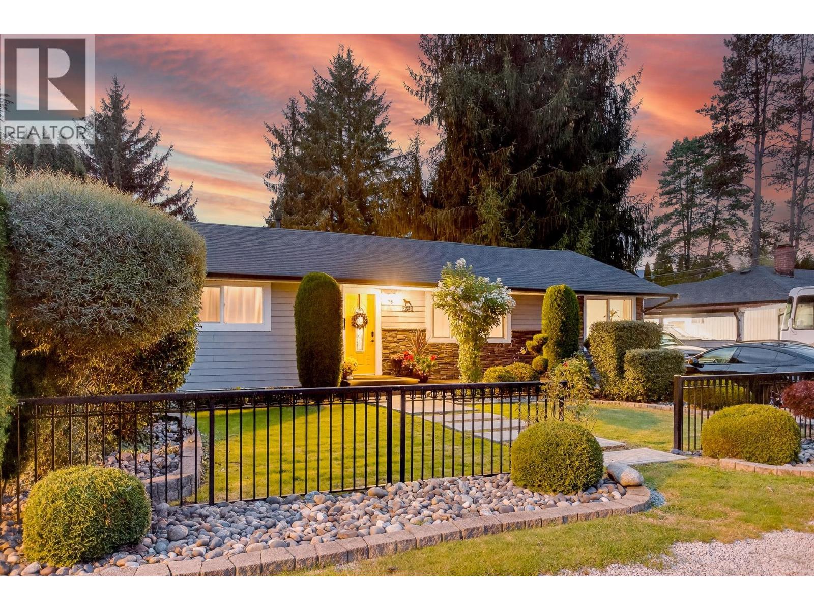 3841 St. Thomas Street, Port Coquitlam, British Columbia  V3B 2Z2 - Photo 2 - R3057797