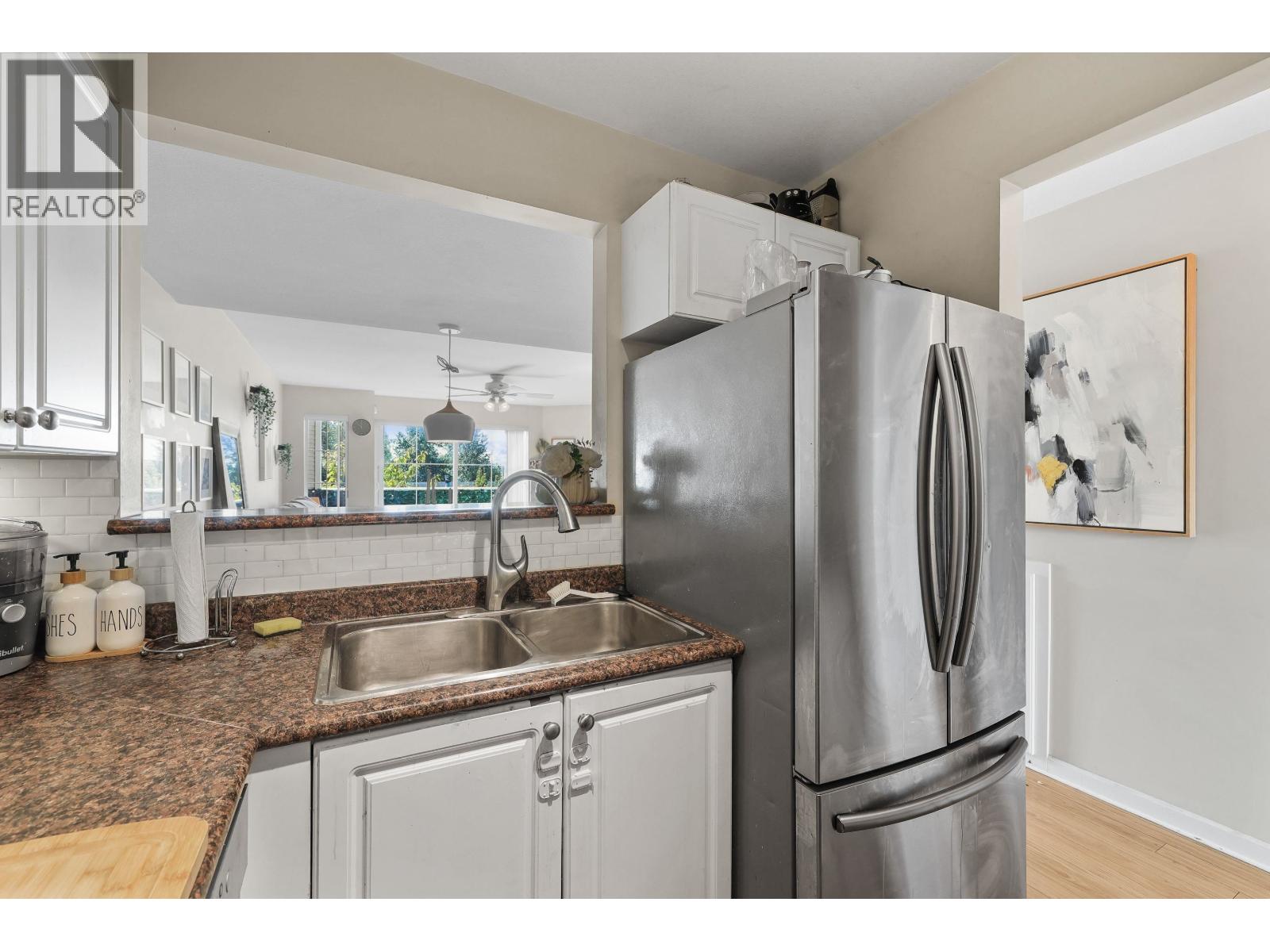 10 1383 Brunette Avenue, Coquitlam, British Columbia  V3K 1G6 - Photo 7 - R3056100