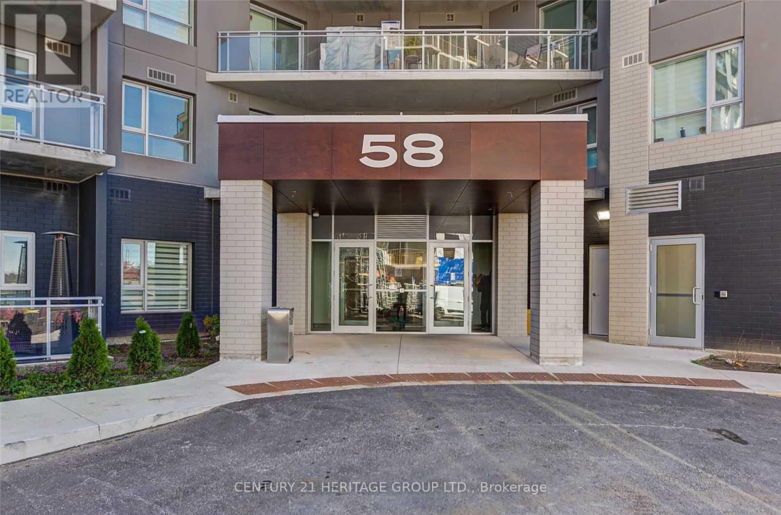 808 - 58 Lakeside Terrace, Barrie, Ontario  L4M 0L5 - Photo 2 - S12464486