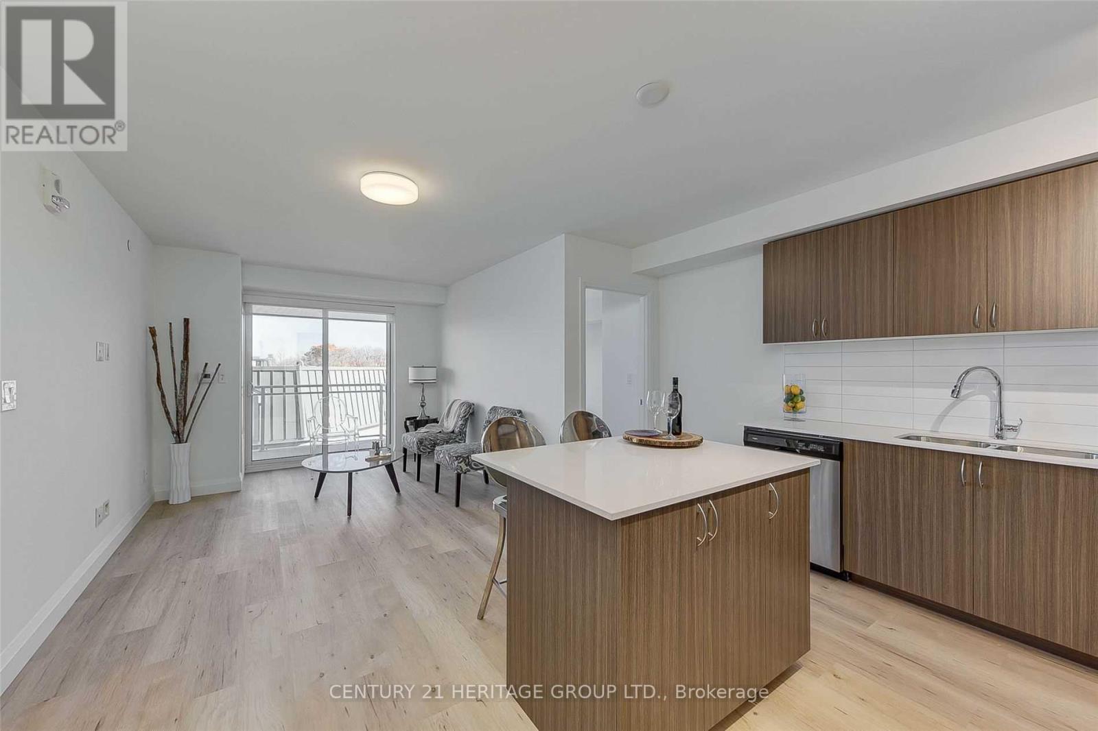 808 - 58 Lakeside Terrace, Barrie, Ontario  L4M 0L5 - Photo 8 - S12464486