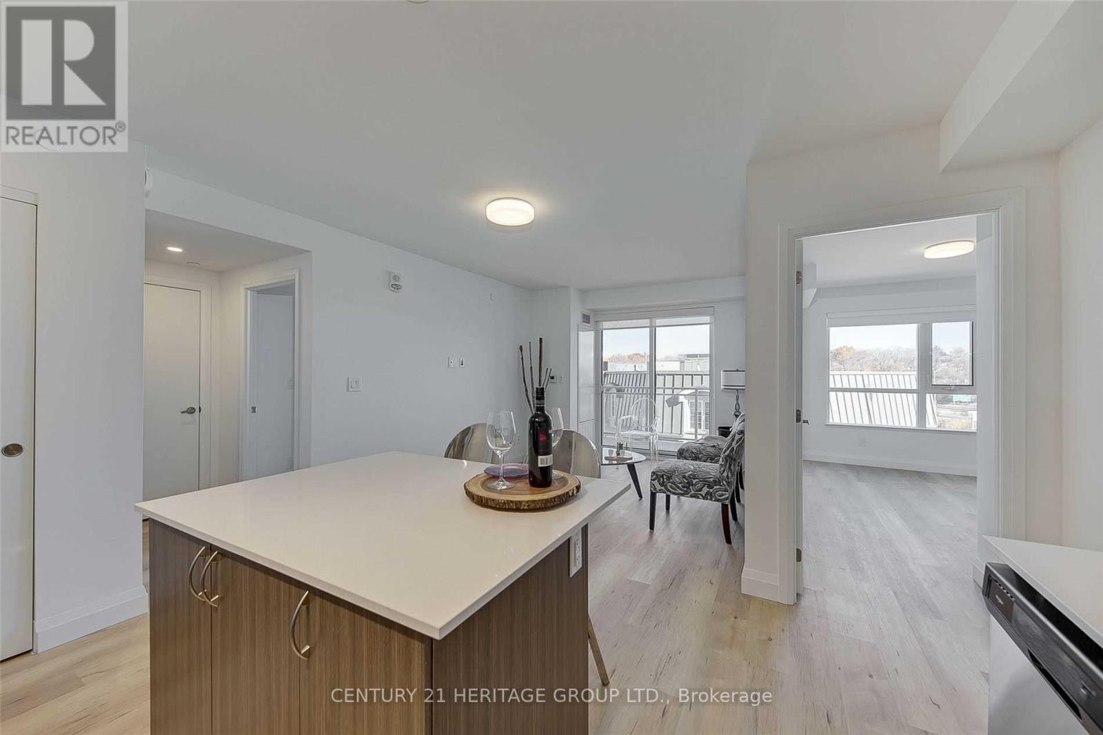 808 - 58 Lakeside Terrace, Barrie, Ontario  L4M 0L5 - Photo 9 - S12464486