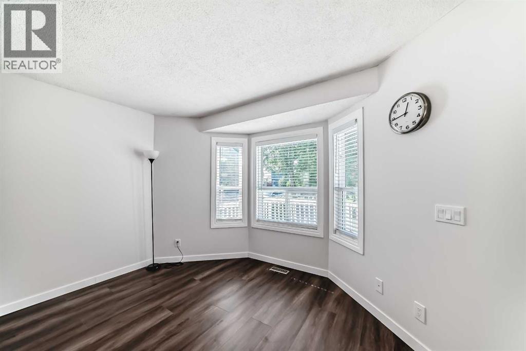 33 Martinridge Place Ne, Calgary, Alberta  T3J 3B8 - Photo 9 - A2252330