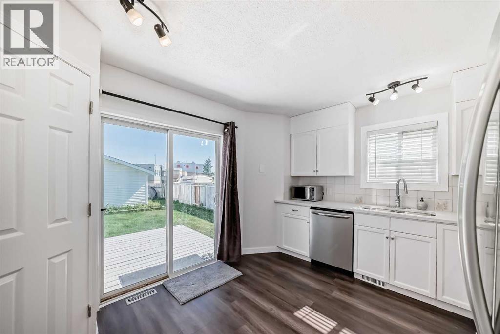 33 Martinridge Place Ne, Calgary, Alberta  T3J 3B8 - Photo 8 - A2252330