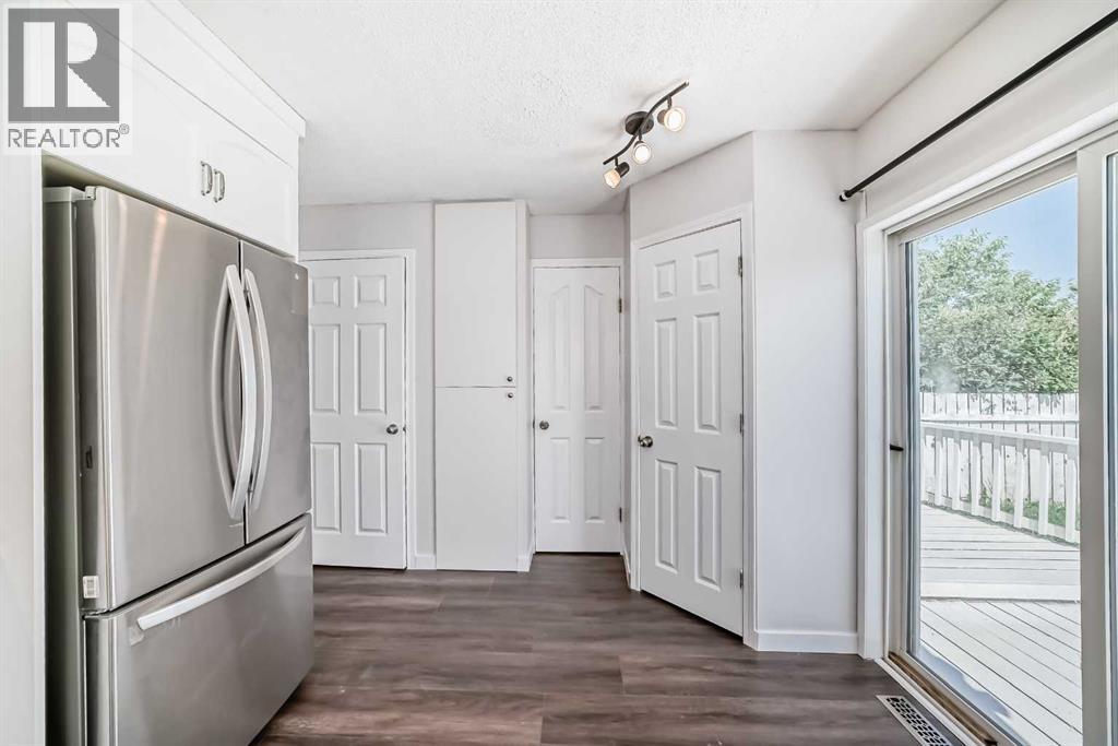 33 Martinridge Place Ne, Calgary, Alberta  T3J 3B8 - Photo 7 - A2252330