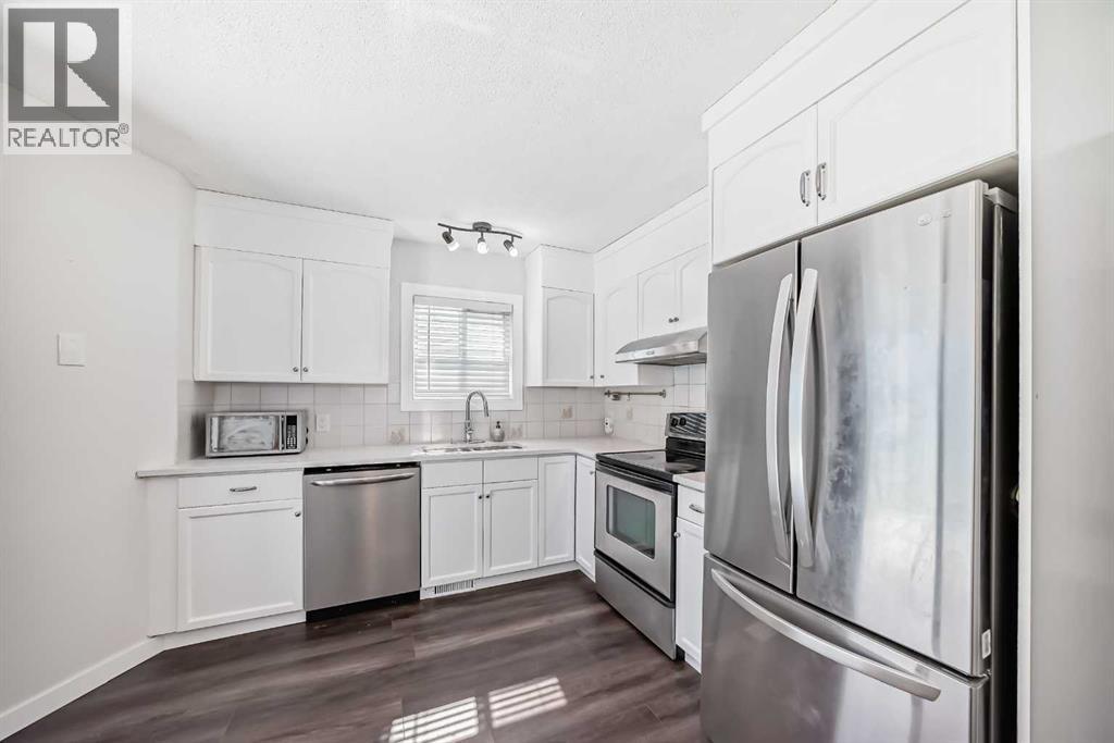 33 Martinridge Place Ne, Calgary, Alberta  T3J 3B8 - Photo 5 - A2252330