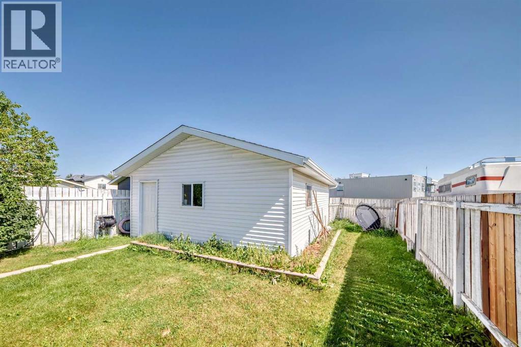 33 Martinridge Place Ne, Calgary, Alberta  T3J 3B8 - Photo 39 - A2252330