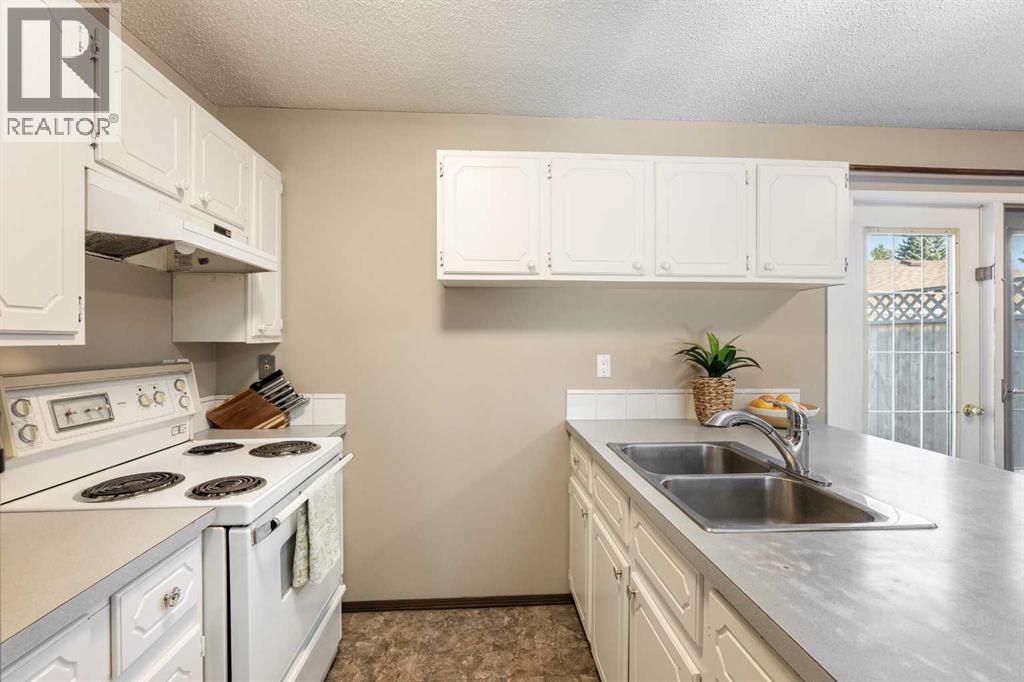 508 Queensland Place Se, Calgary, Alberta  T2J 4T3 - Photo 14 - A2264538