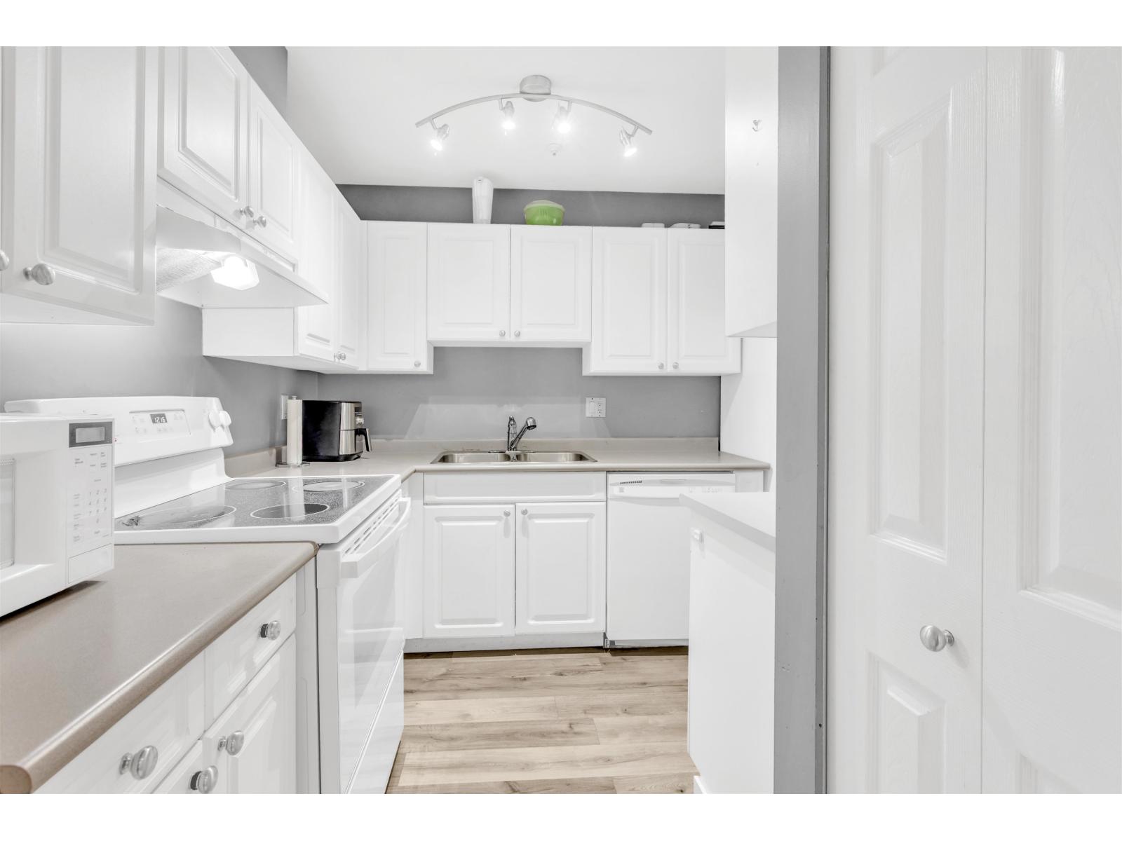 112 14885 100 Avenue, Surrey, British Columbia  V3R 0W1 - Photo 10 - R3058532