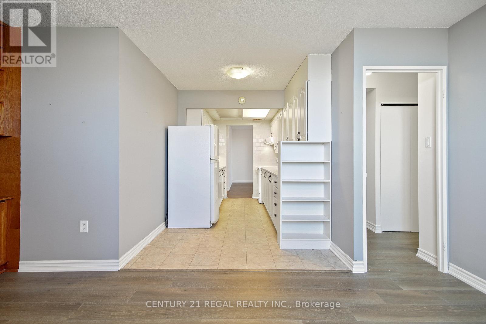 1207 - 812 Burnhamthorpe Road E, Toronto, Ontario  M9C 4W1 - Photo 13 - W12464448