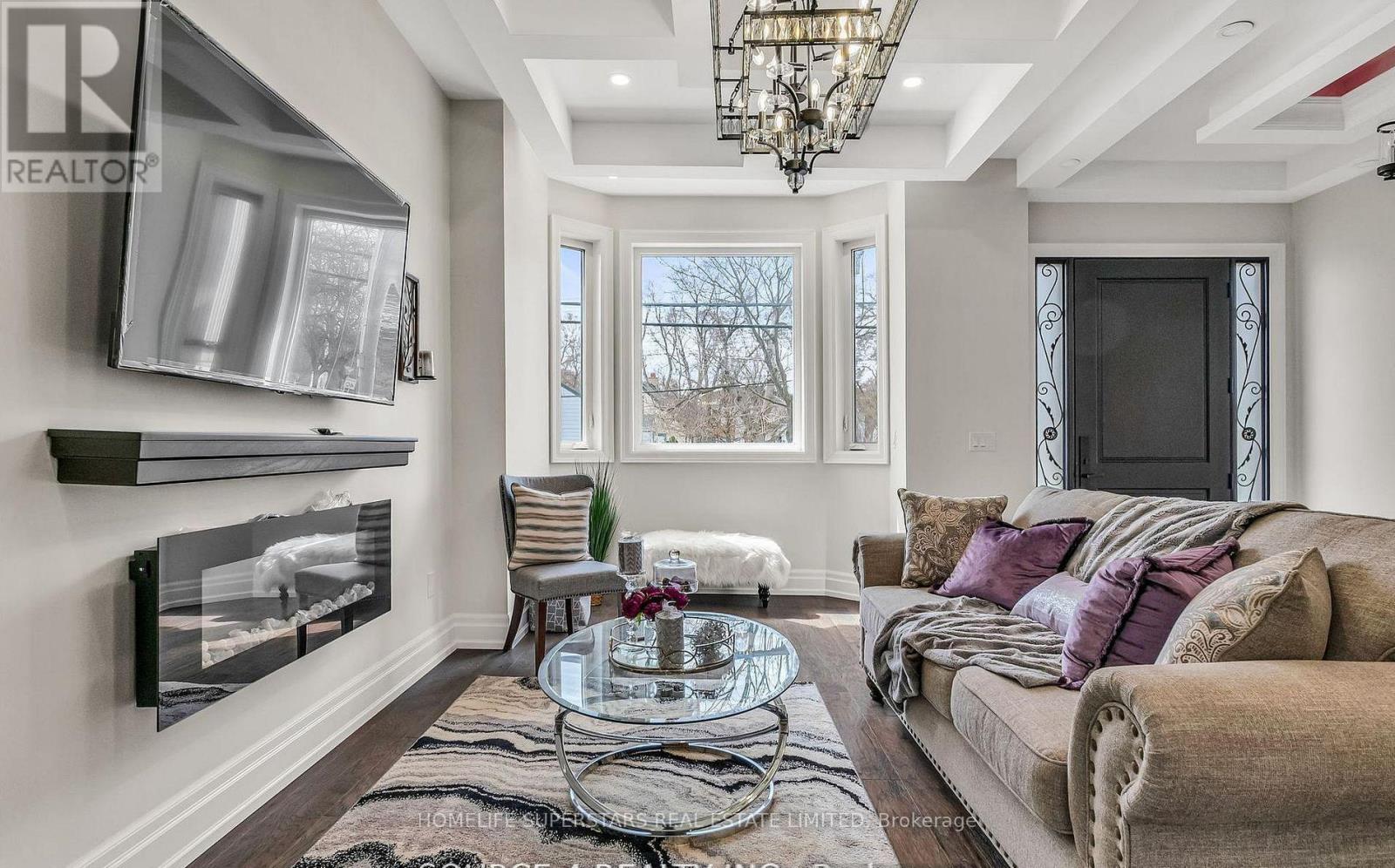 603 Royal York Road, Toronto, Ontario  M8Y 2S8 - Photo 5 - W12464481