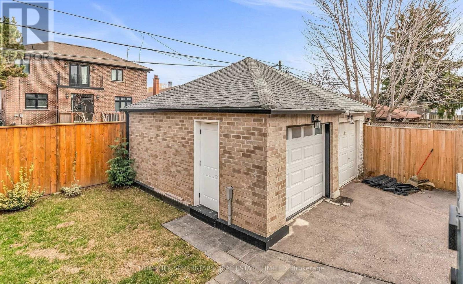 603 Royal York Road, Toronto, Ontario  M8Y 2S8 - Photo 6 - W12464481