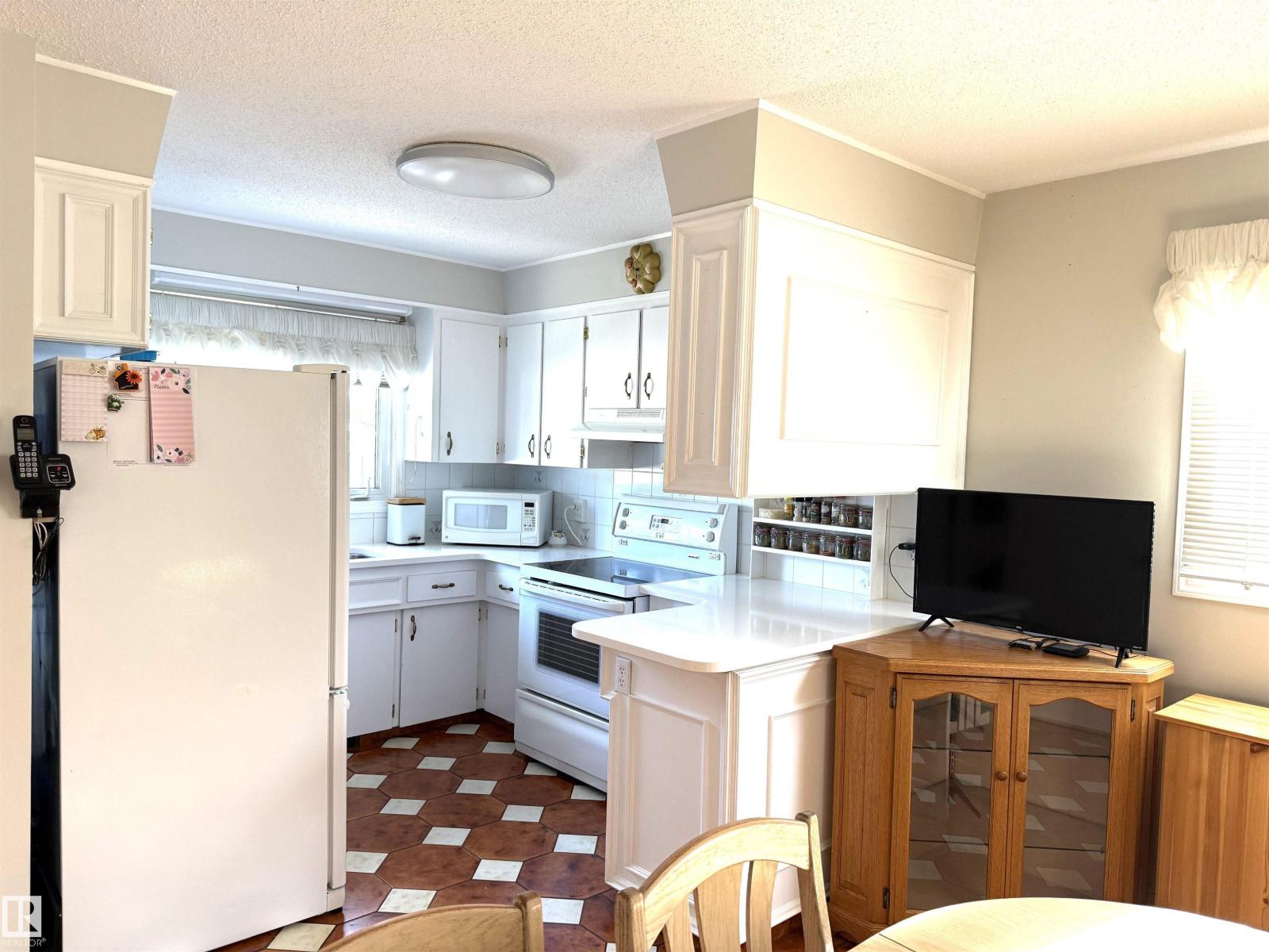 14107 96 St Nw, Edmonton, Alberta  T5E 5Z3 - Photo 11 - E4462242
