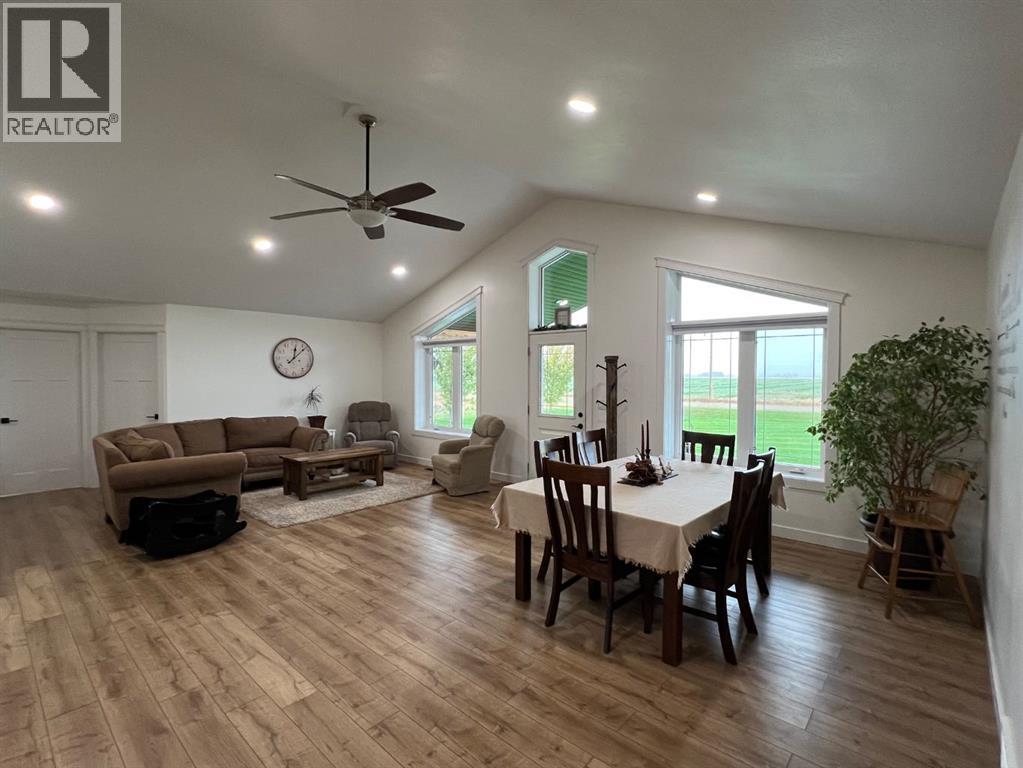 92008 Range Road 195, Rural Lethbridge County, Alberta  T1M 1M9 - Photo 6 - A2262285