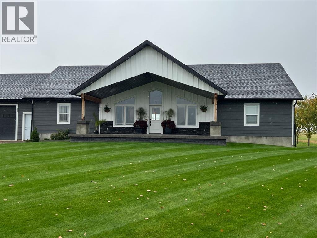 92008 Range Road 195, Rural Lethbridge County, Alberta  T1M 1M9 - Photo 2 - A2262285