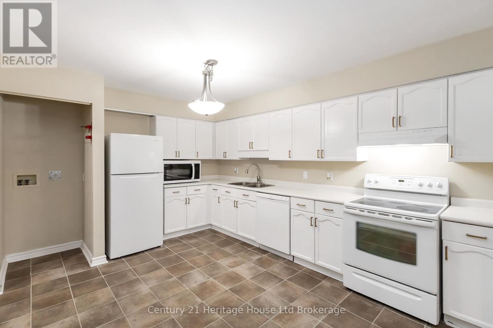 66 - 1500 Richmond Street, London North, Ontario N6G 4T8 - Photo 13 - X12464564