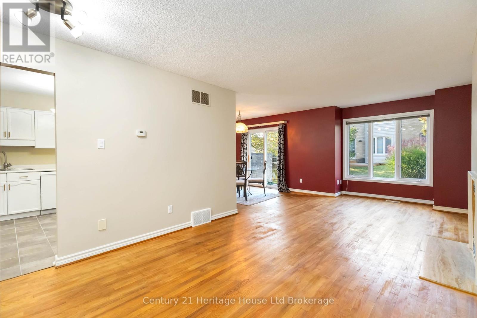 66 - 1500 Richmond Street, London North, Ontario N6G 4T8 - Photo 5 - X12464564