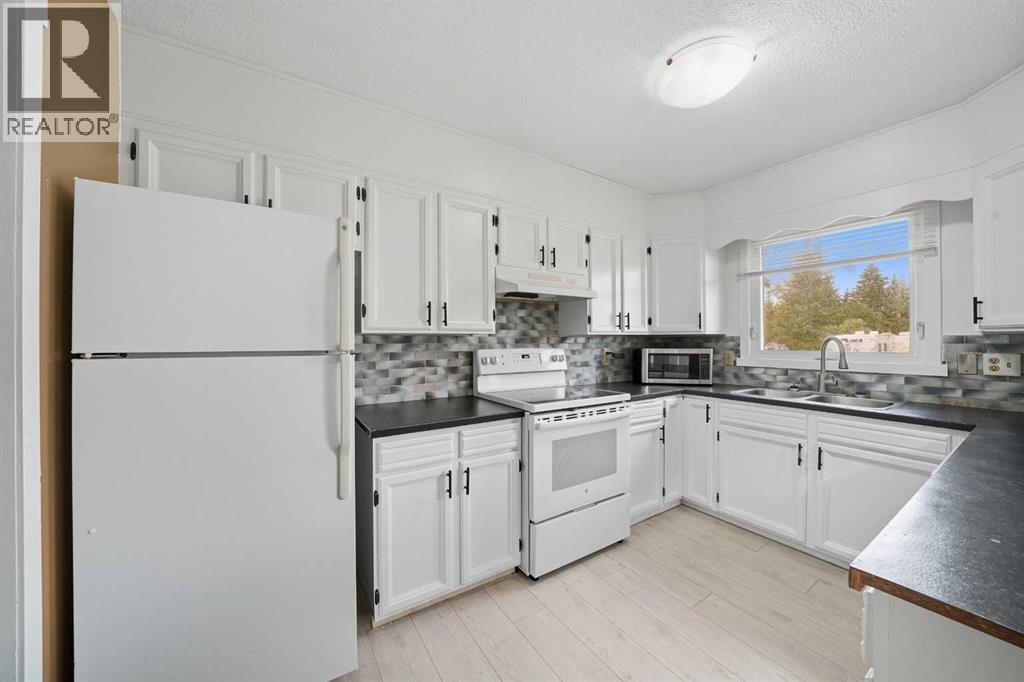 4809 51 Avenue, Bentley, Alberta  T0C 0J0 - Photo 4 - A2261339