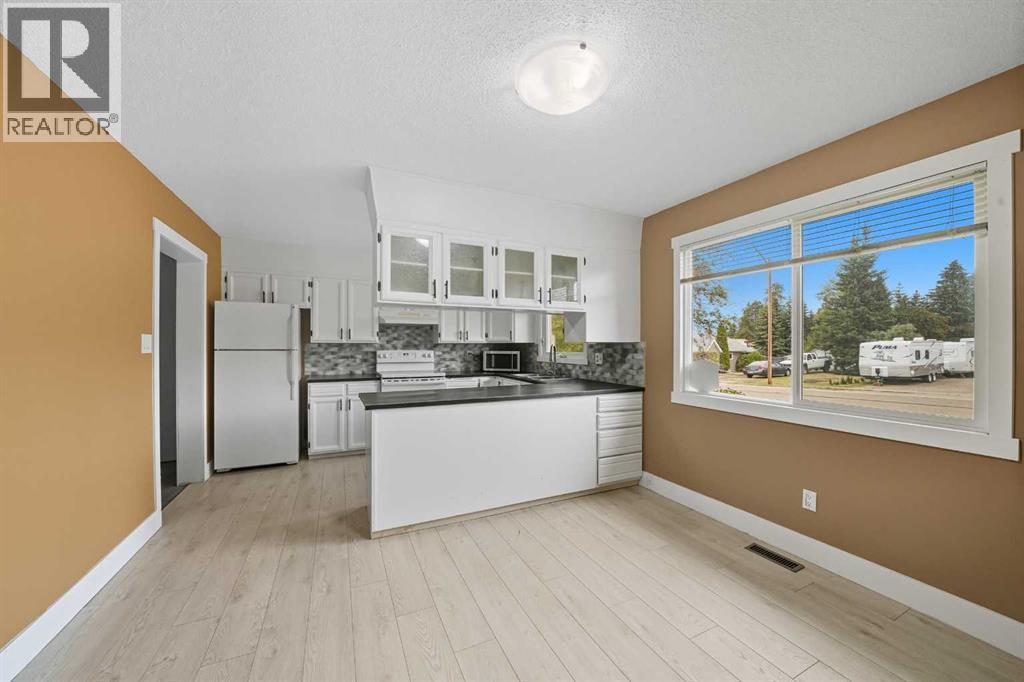 4809 51 Avenue, Bentley, Alberta  T0C 0J0 - Photo 7 - A2261339
