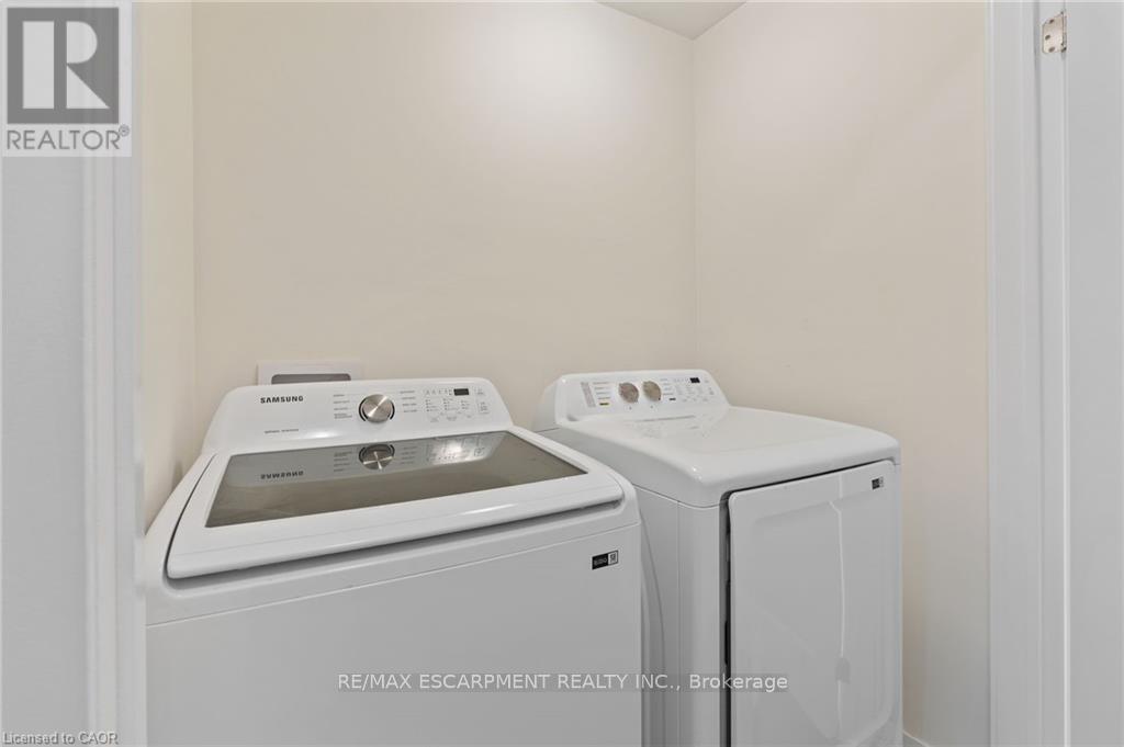 15 Monteith Drive, Brantford, Ontario  N3T 0W6 - Photo 32 - X12464445