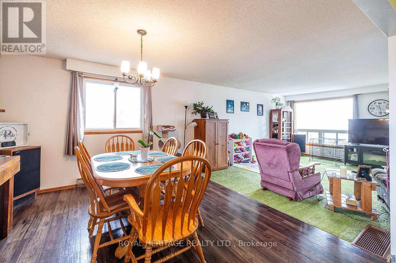 940 Portage Road, Kawartha Lakes, Ontario  K0M 2B0 - Photo 10 - X12464452