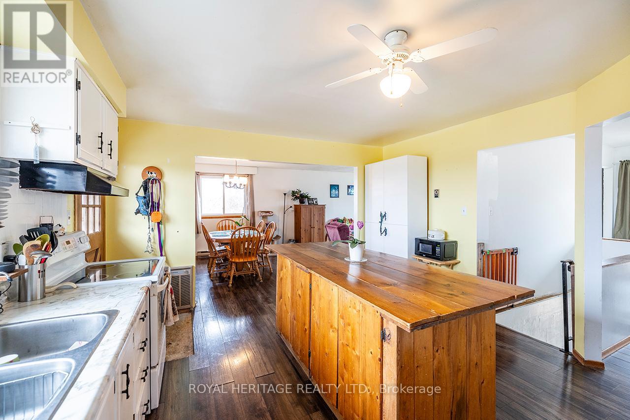 940 Portage Road, Kawartha Lakes, Ontario  K0M 2B0 - Photo 7 - X12464452