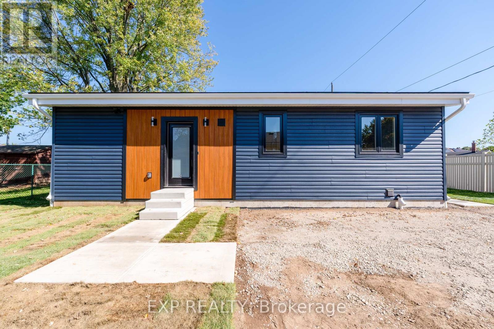 Unit C - 44 Kingsway Crescent, Brantford, Ontario  N3R 1M7 - Photo 2 - X12464478