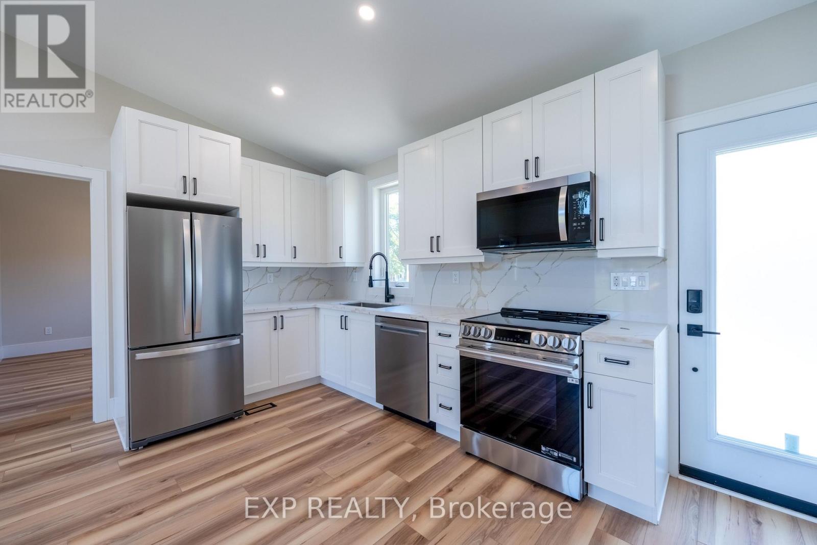 Unit C - 44 Kingsway Crescent, Brantford, Ontario  N3R 1M7 - Photo 7 - X12464478