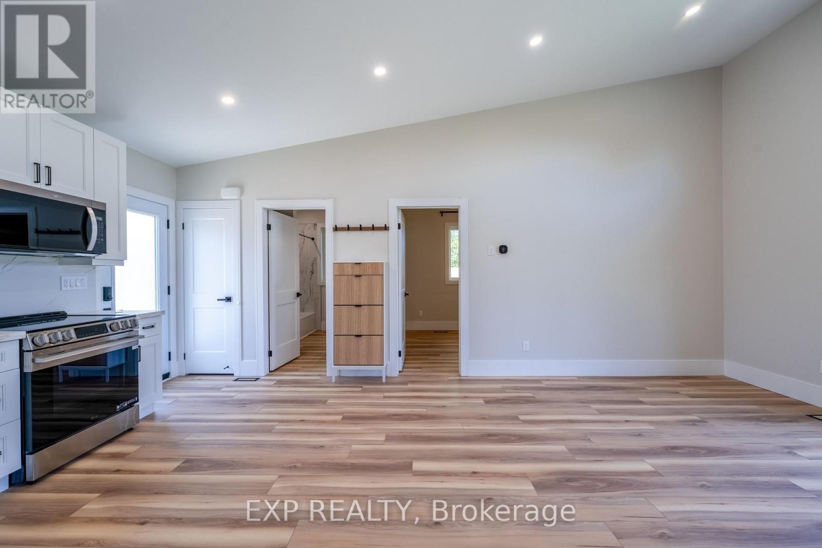 Unit C - 44 Kingsway Crescent, Brantford, Ontario  N3R 1M7 - Photo 8 - X12464478