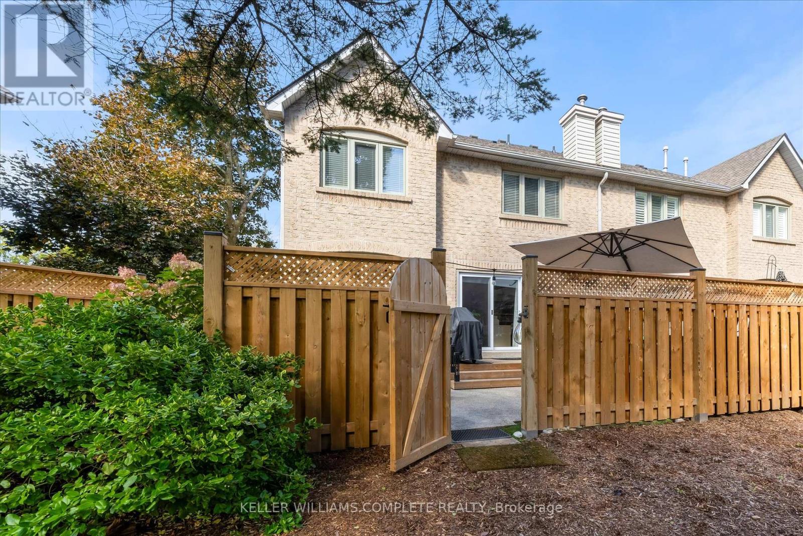 14 - 286 Hamilton Drive, Hamilton, Ontario  L9G 4W6 - Photo 32 - X12464482